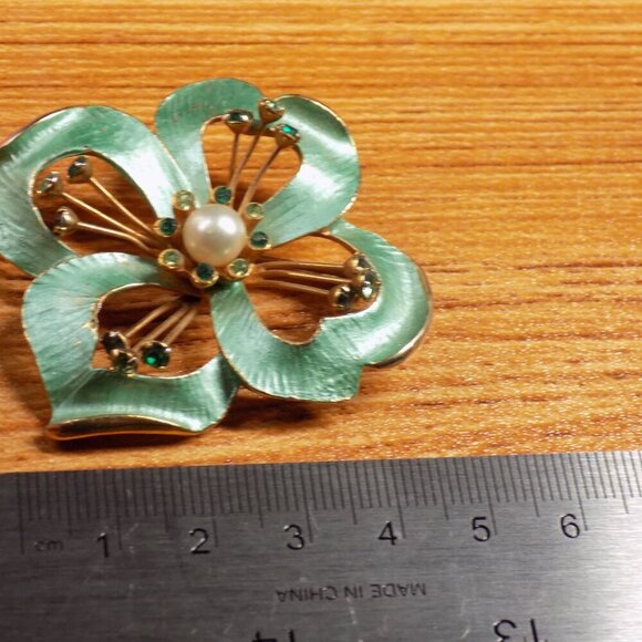 Vintage Weiss Brooch Floral Green Enamel Rhinestone Pearl Gold-tone - Picture 10 of 12